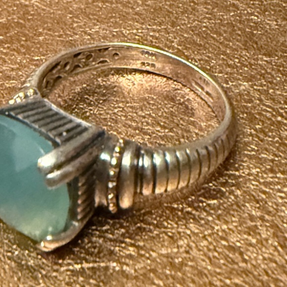 Elegant Sterling Silver Ring with Aqua Chalcedony Stone - Picture 5 of 8